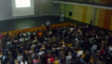 Vortrag zu Risiken einer HIV-Infektion und Geschlechtskrankheiten am Graf-Rasso-Gymnasium Fürstenfeldbruck